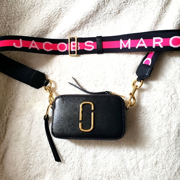 Marc Jacobs Handbags - ❣Marc Jacobs Snapshot Camera Bag❣